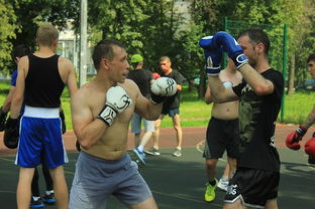 开云网页版登录入口-拳击青训计划启动 关注青少年体能发展，拳击青少年重量级别划分